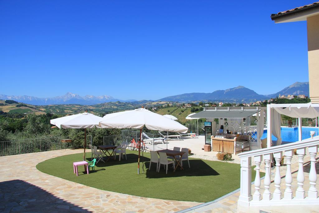 Anthos Casa Vacanze Sant'Omero Exteriér fotografie