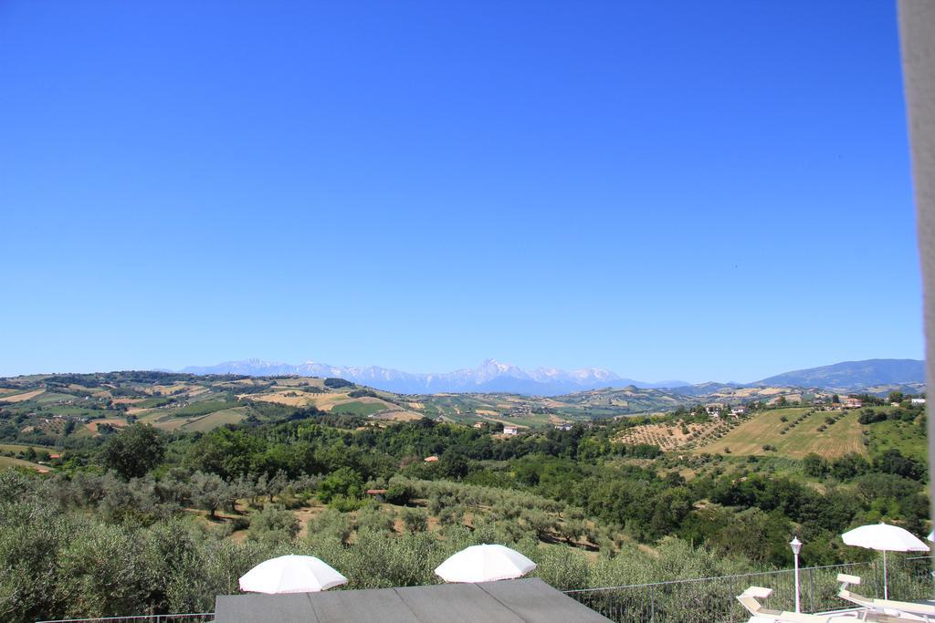 Anthos Casa Vacanze Sant'Omero Exteriér fotografie