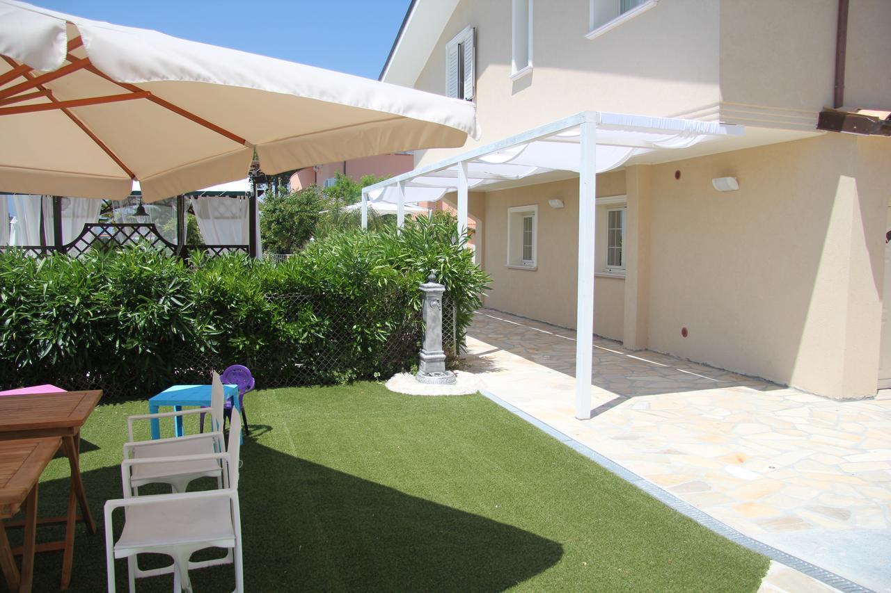 Anthos Casa Vacanze Sant'Omero Exteriér fotografie